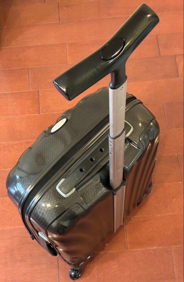 サムソナイト コスモライト 36L 黒 機内持込可