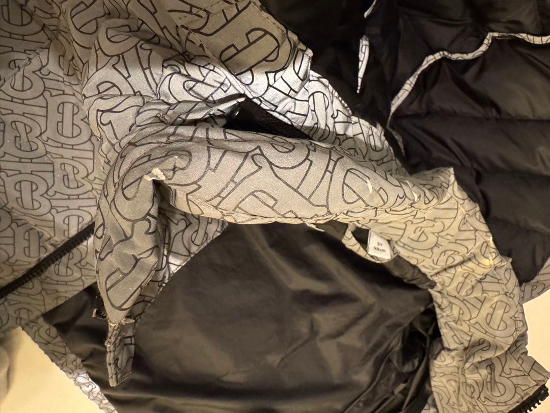 Burberry（バーバリー）グレー キッズアウター 3Y（98cm）