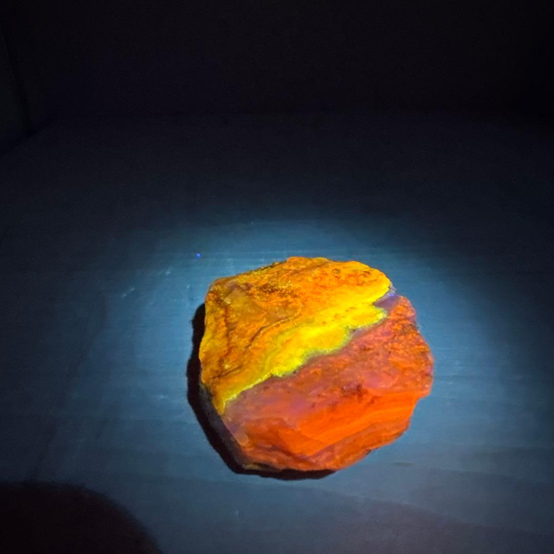 北海道石　然別オパール　蛍光オパール101g