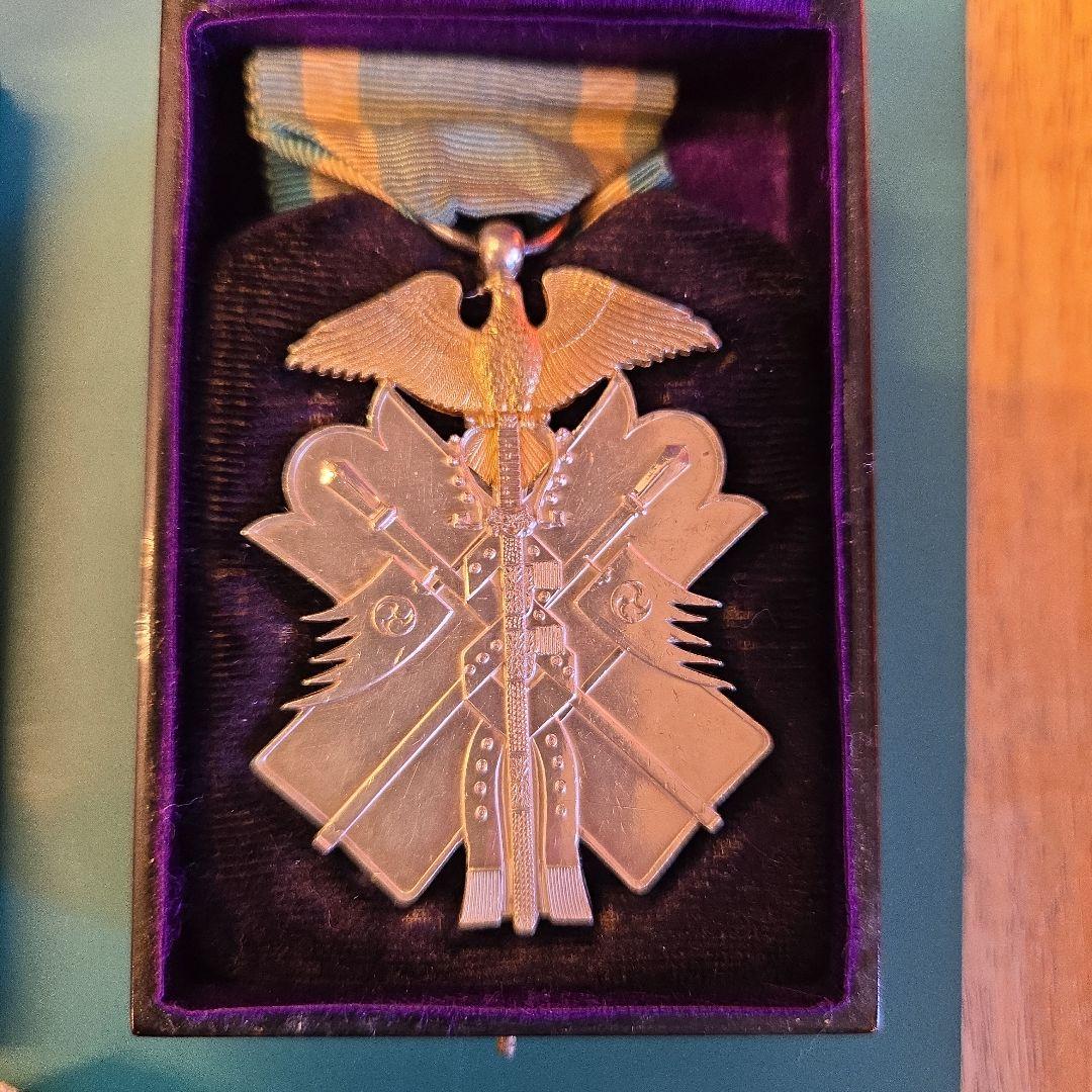 旧日本軍 勲章10個セット 銀製 昭和レトロ 陸軍 海軍 ミリタリー