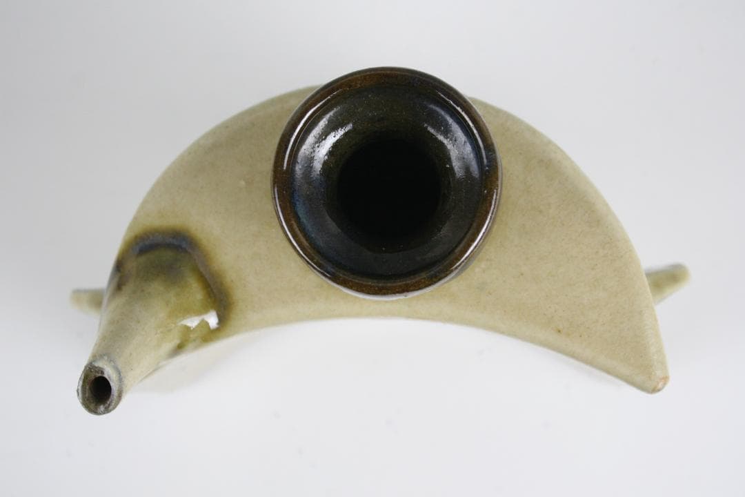 壺屋焼 人間国宝 金城次郎 作 魚文抱瓶（中）