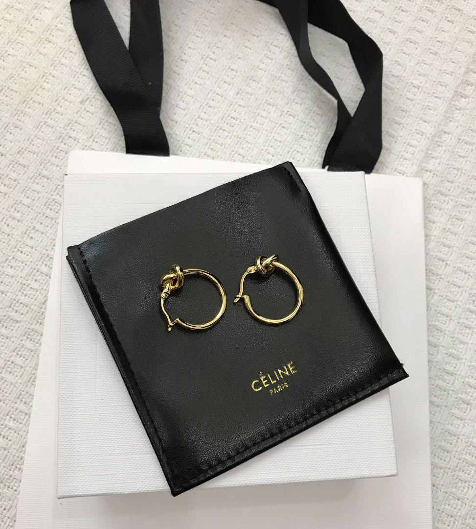 美品　ノット スモールフープ ピアス