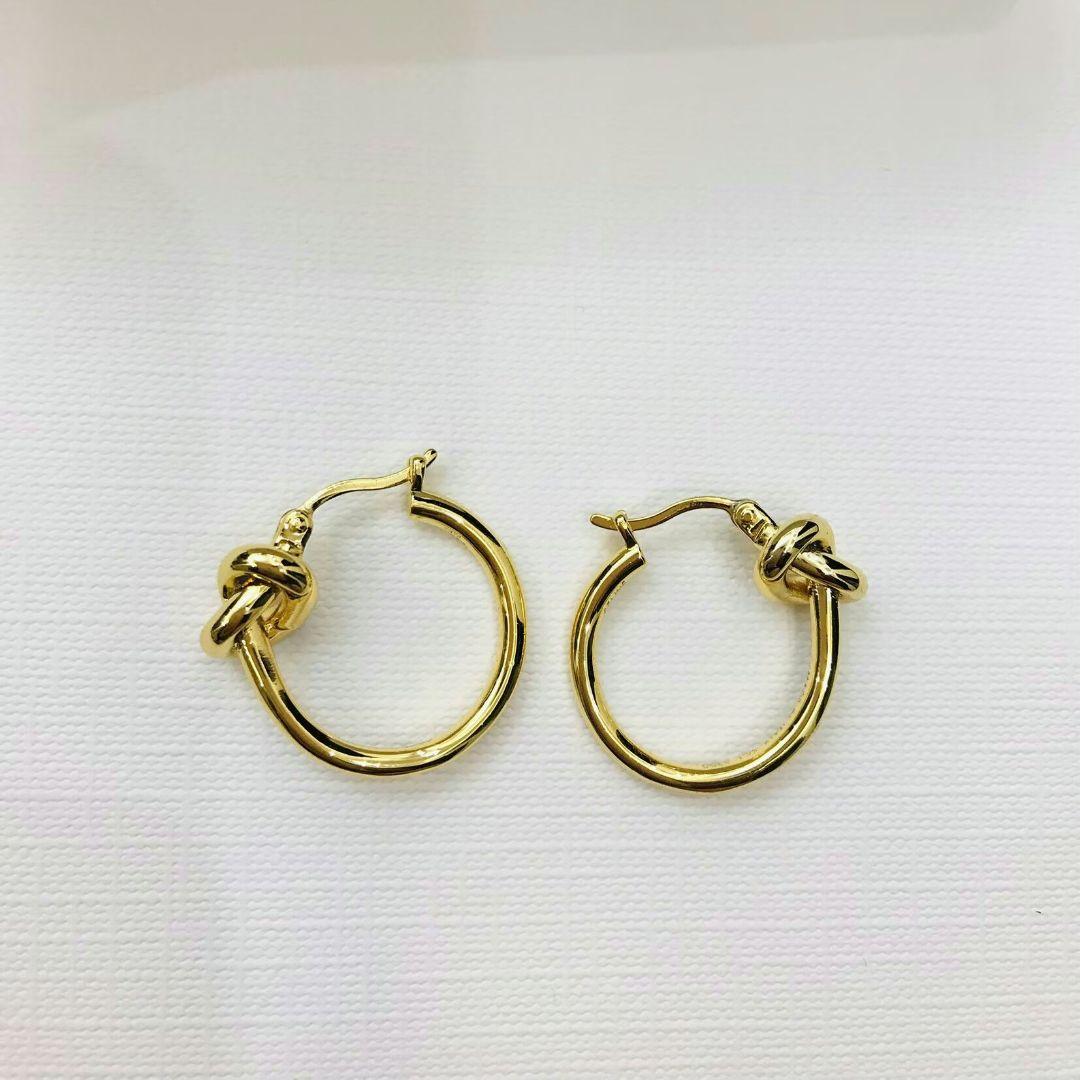 美品　ノット スモールフープ ピアス