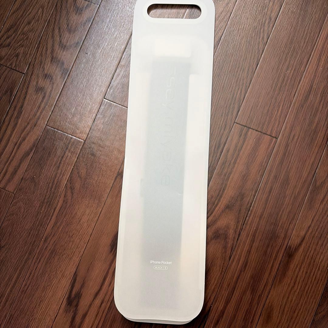 ISSEY MIYAKE iPhone Pocket ショート - ブラック