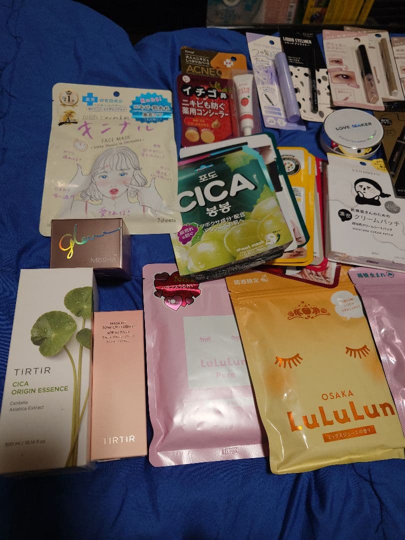 化粧品　新品未使用　大量まとめ売り　fwee，TIRTIR,etc...