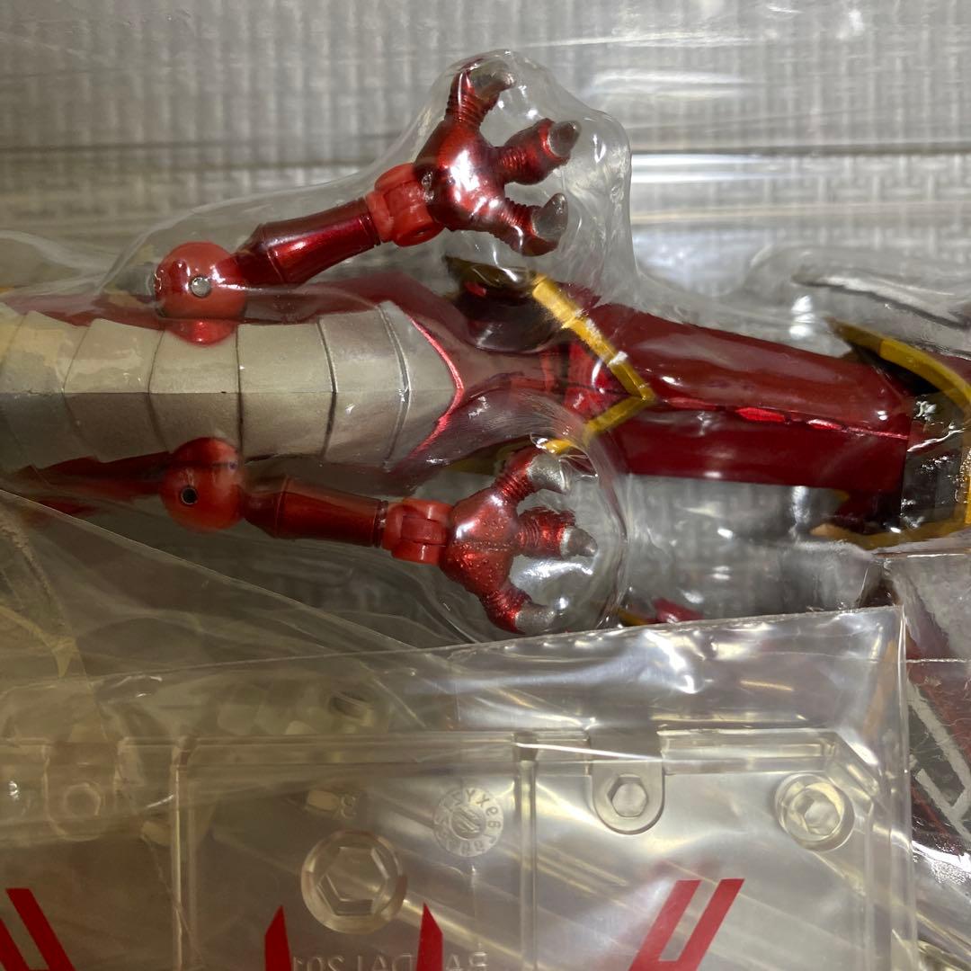 ［中身未使用］s.h.figuarts 仮面ライダー龍騎　バンダイ