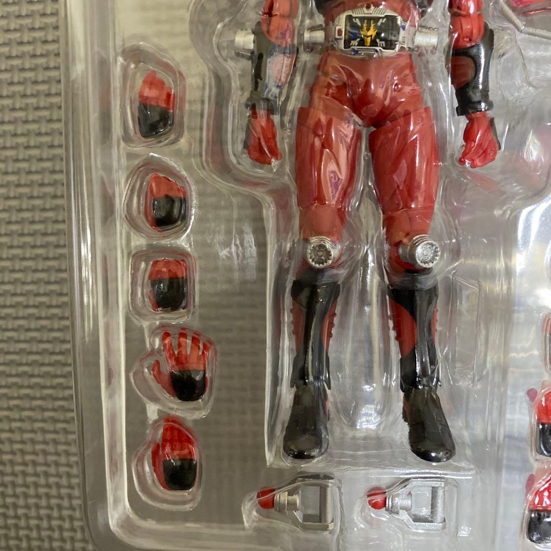 ［中身未使用］s.h.figuarts 仮面ライダー龍騎　バンダイ