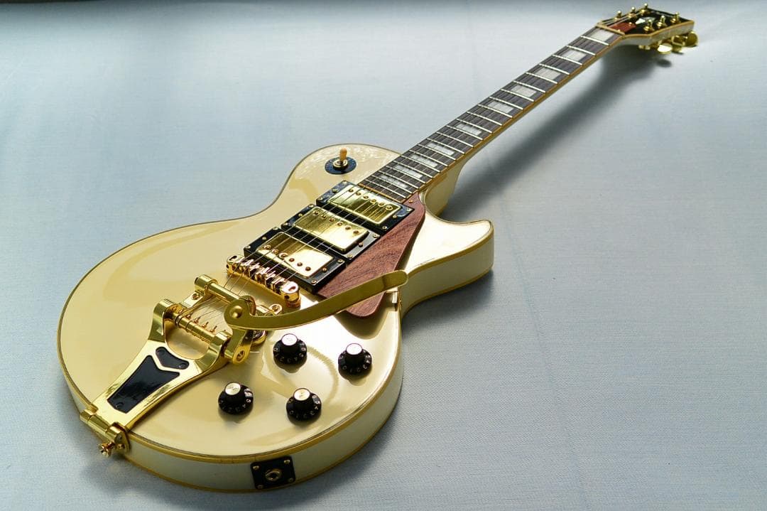 Diamond by Aria 70年代 3PU ビグズビー レスポールカスタム