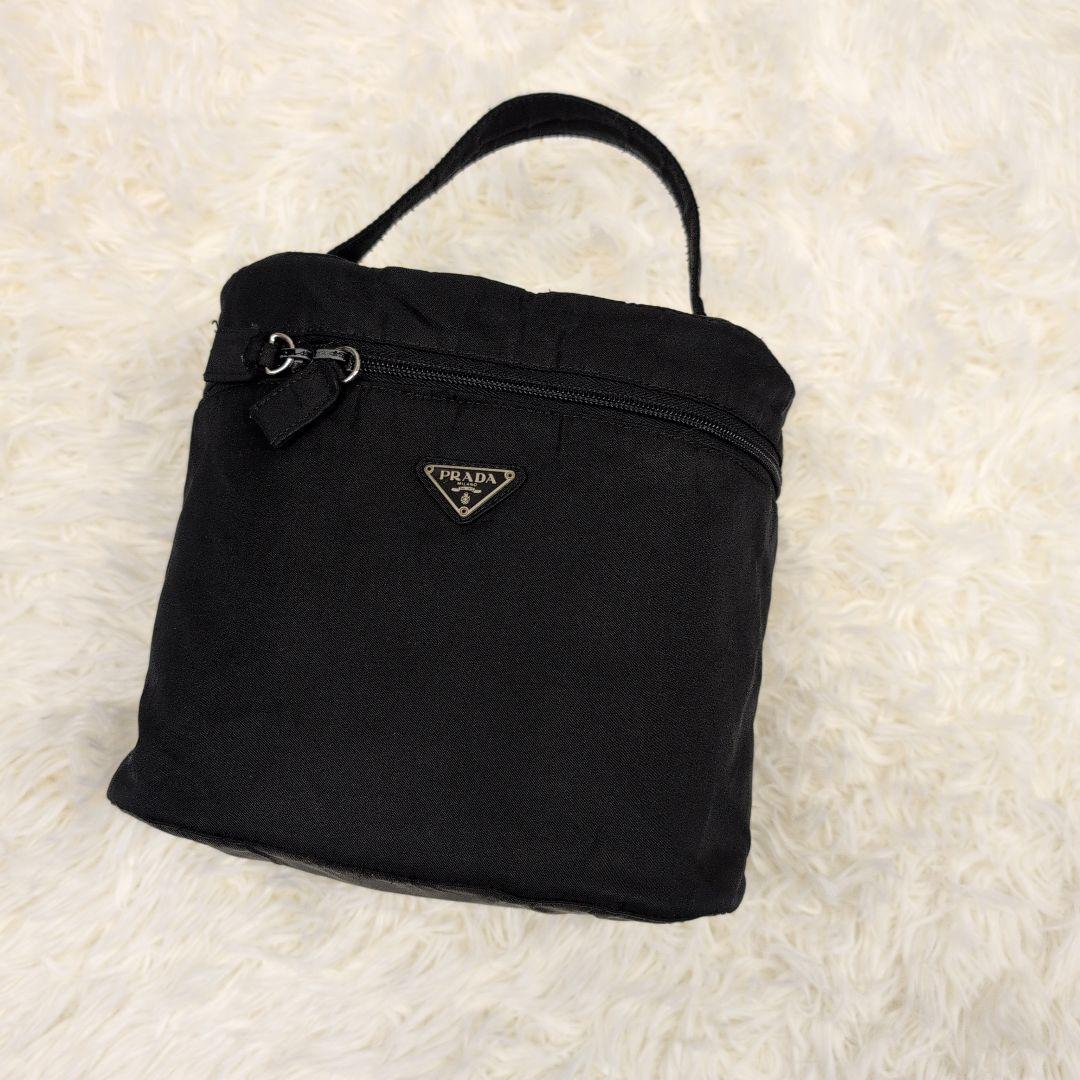 PRADA プラダ ナイロン バニティ バッグ ブラック 三角ロゴプレート