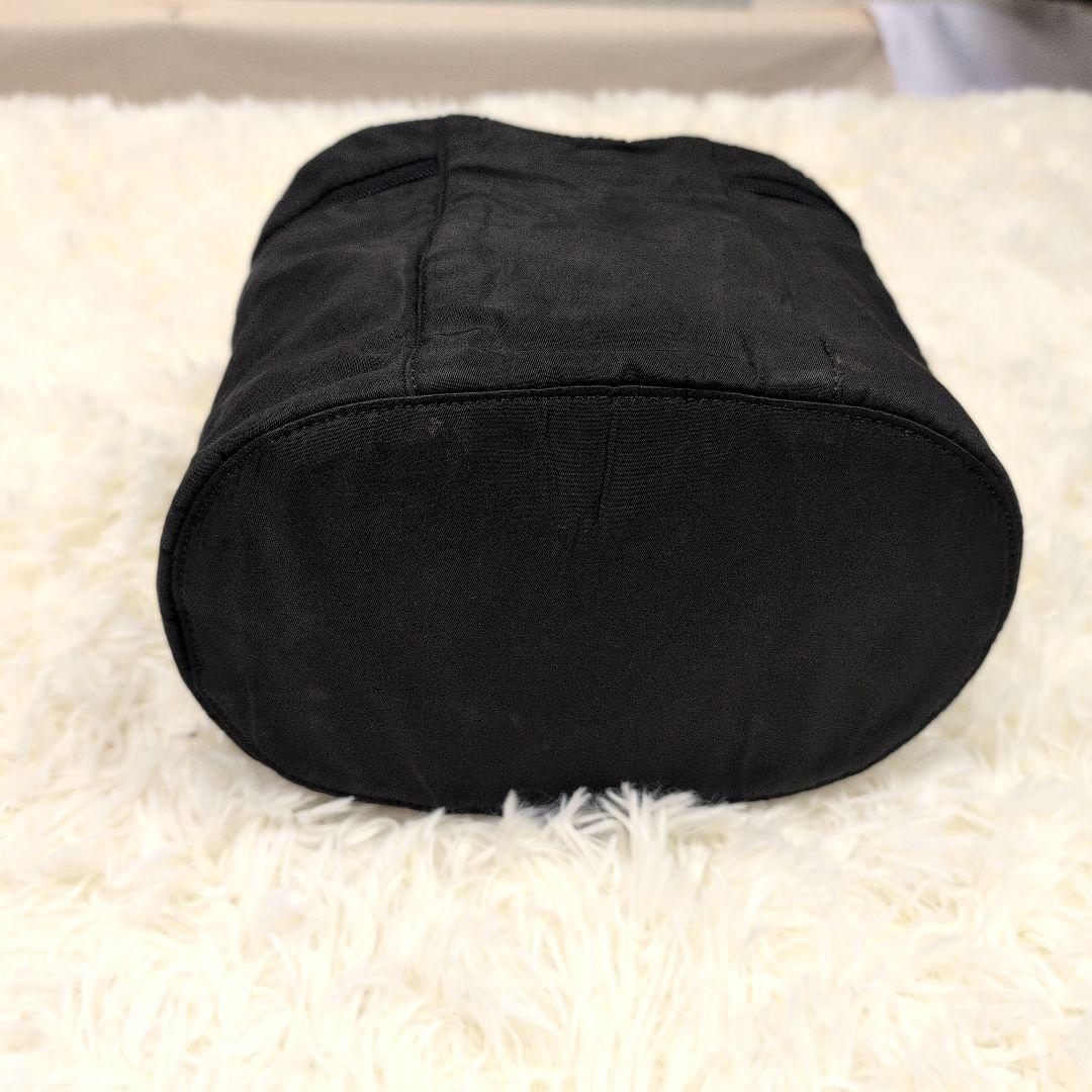 PRADA プラダ ナイロン バニティ バッグ ブラック 三角ロゴプレート