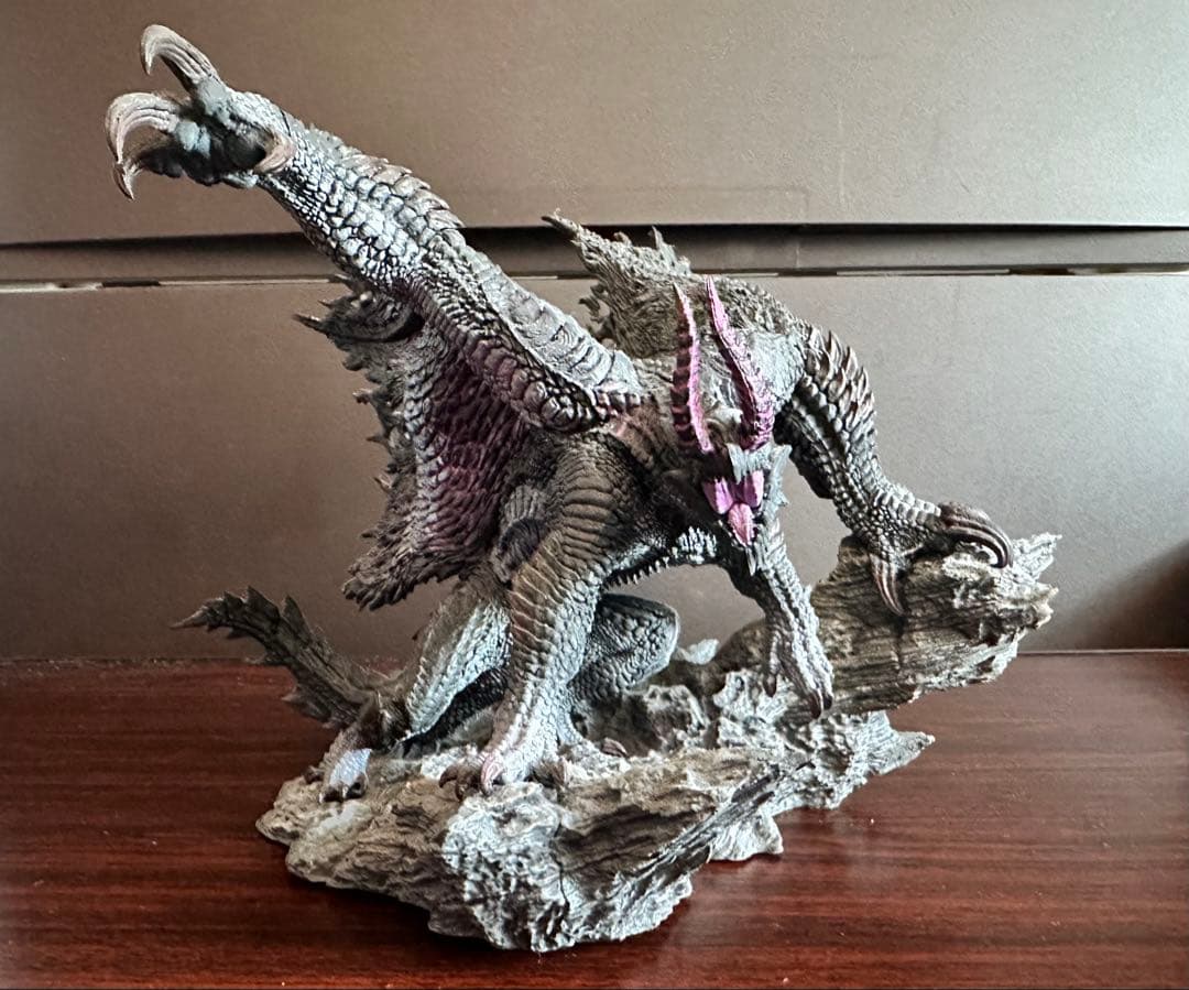 とろろ:クリエイターズモデル 黒蝕竜 ゴア・マガラ 復刻版 フィギュア