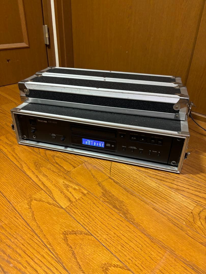 PA CDデッキ　TASCAM CD200