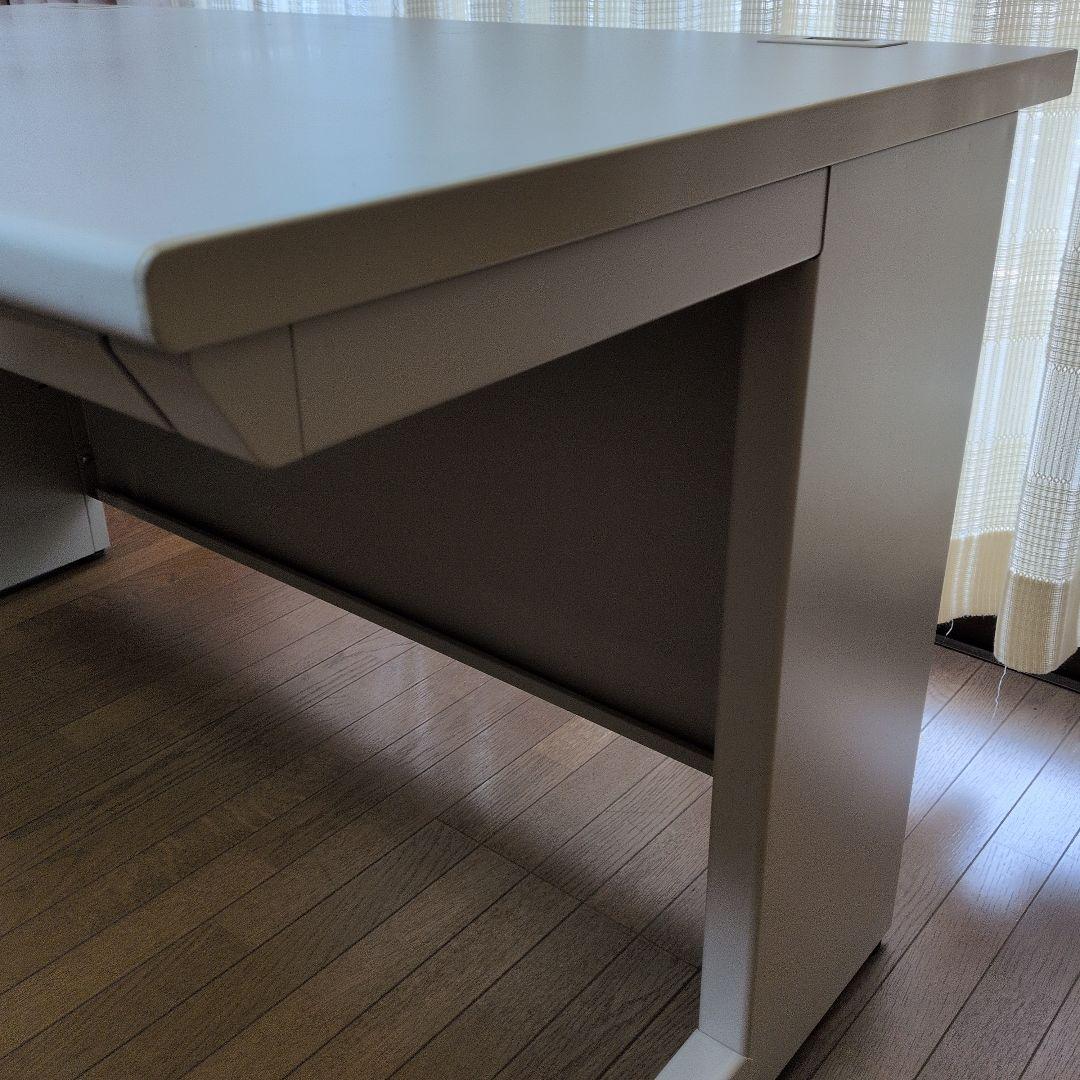 オフィスデスク 平机 コクヨ ホワイト　送料込み（メルカリ便）