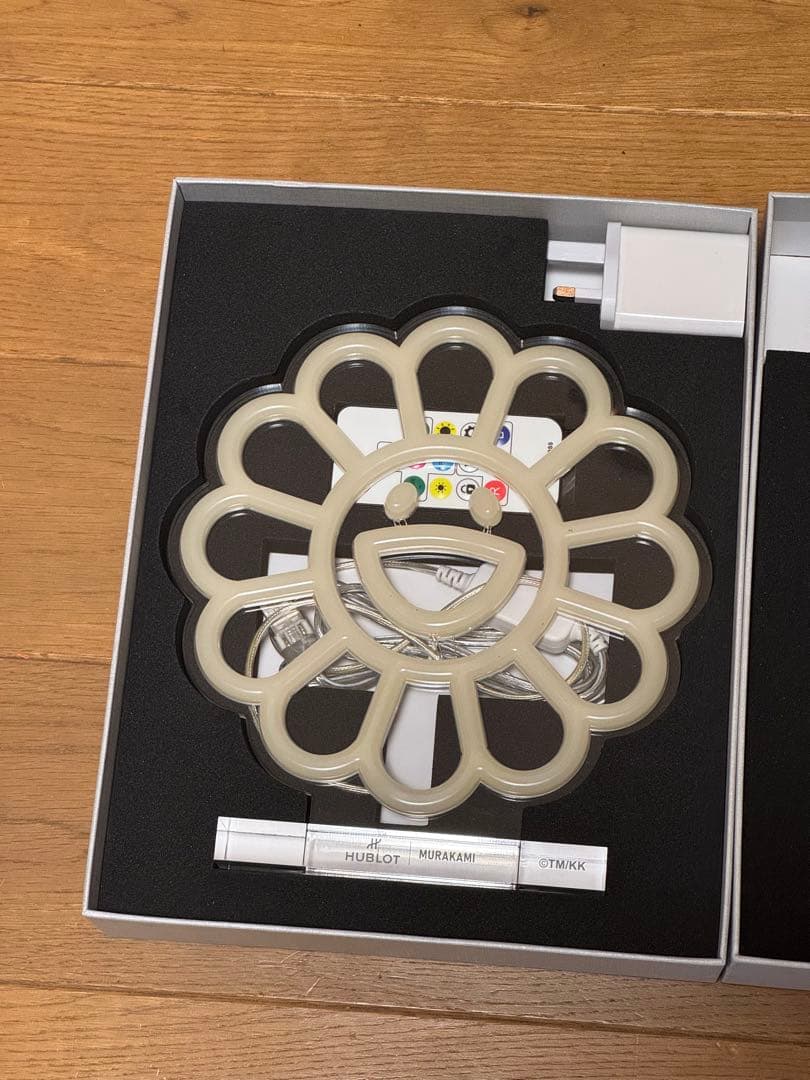 セ*イ様 Hublot Murakami 花型ペンダントライト