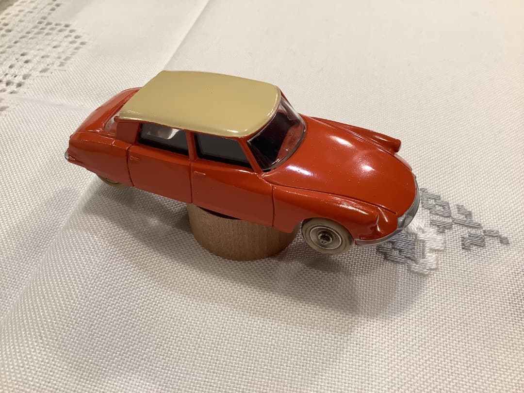 お値下げ！美品　仏製DINKY TOYS CITROEN DS19 ミニカー