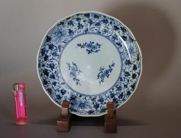 古伊万里　染付　花唐草　梅図 中皿　藍柿右衛門　江戸中期　輪花 渦福 2088