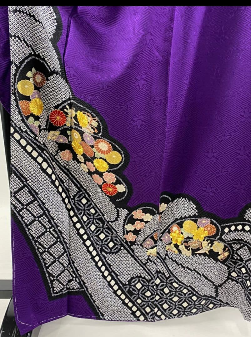 振袖　しつけ付　絞り　金糸　刺繍　成人式　豪華　古典柄　重ね衿付き