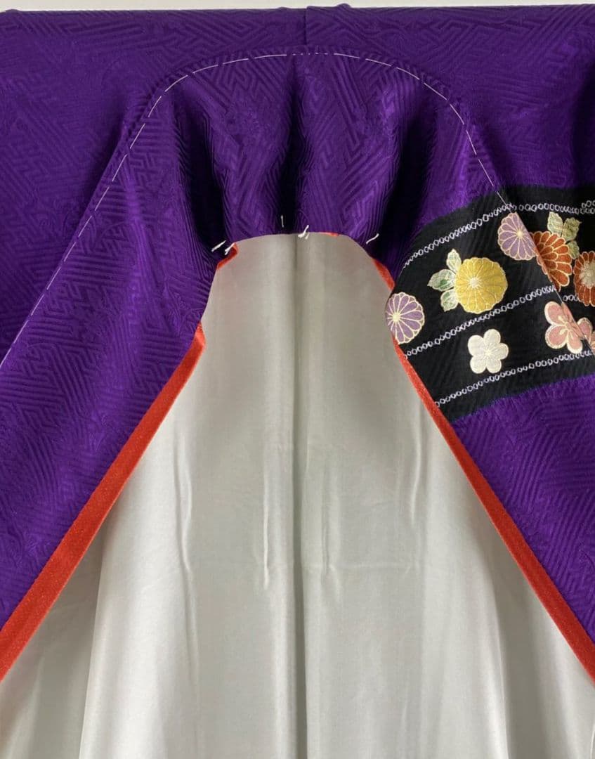 振袖　しつけ付　絞り　金糸　刺繍　成人式　豪華　古典柄　重ね衿付き