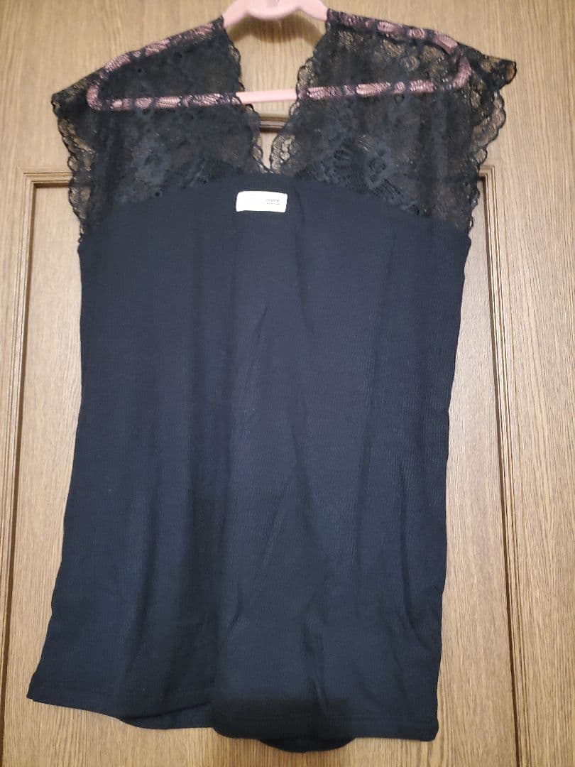 アヤン　ayane　新品未使用レース付き黒タンクトップ