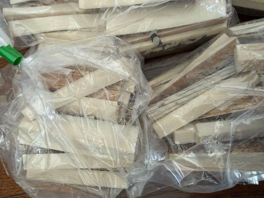 天然素材 白材 マンモス 重量1.13kg 加工用素材用 中古品 。