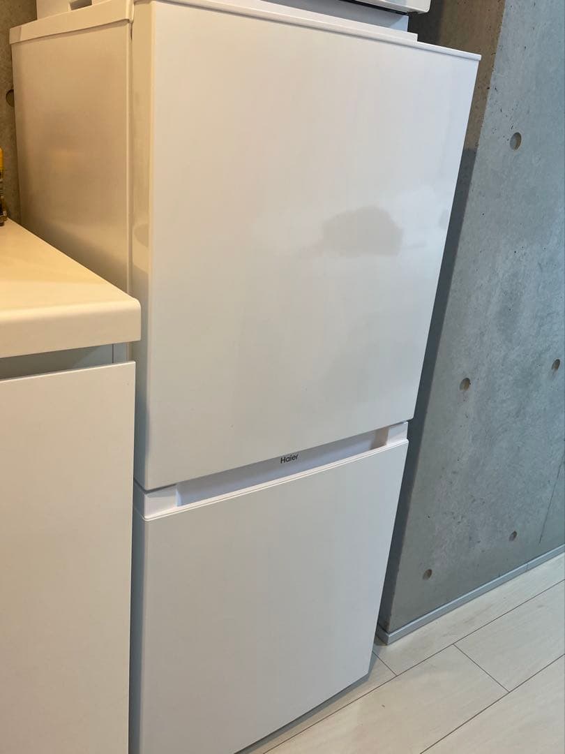 【送料込み】Haier 冷蔵庫　121L 2ドア　ファン式　ホワイト【右開き】