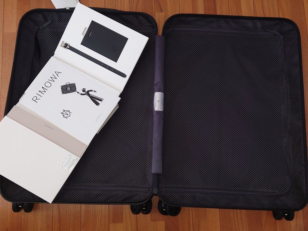 ★リモワ RIMOWA エッセンシャルライト ★ キャビン37Lグロスブルー★