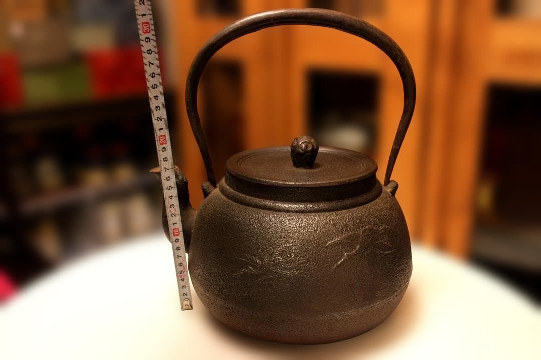 鋳鉄製 花模様 鉄瓶