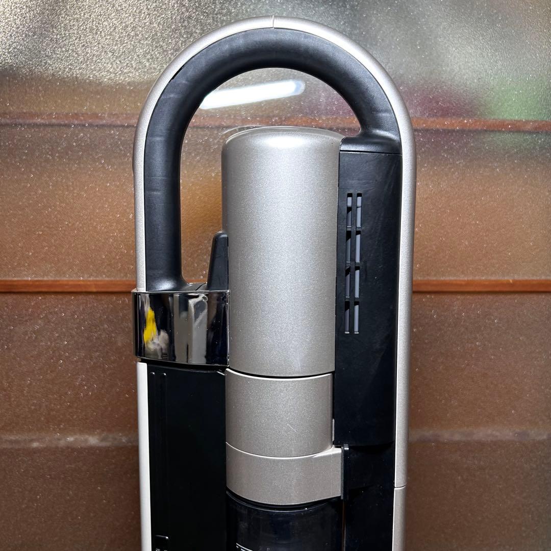 美品 三菱コードレススティッククリーナー　掃除機　サイクロン式　ZUBAQ