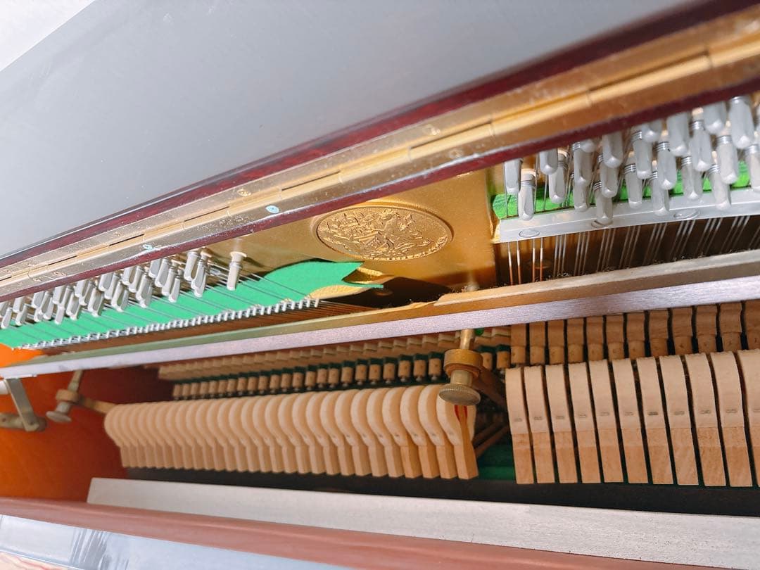 アールウィンザー EARL WINDSOR アップライトピアノ W112