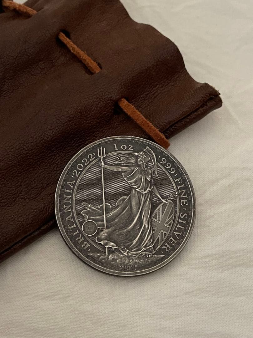 【唯一無二】漆黒のブリタニア銀貨- 触れることを許された禁忌の銀