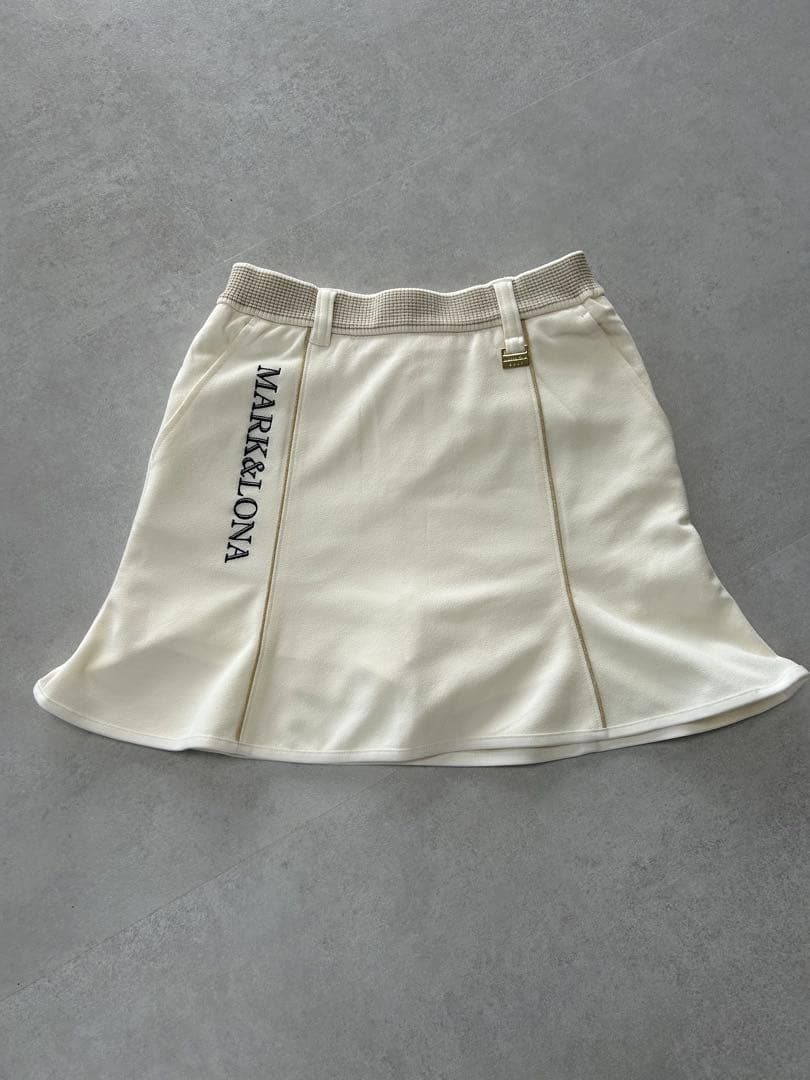 MARK&LONA 白スカート