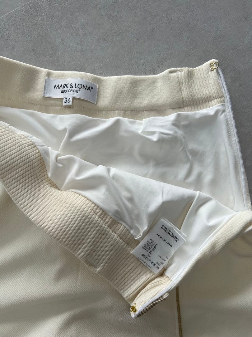 MARK&LONA 白スカート