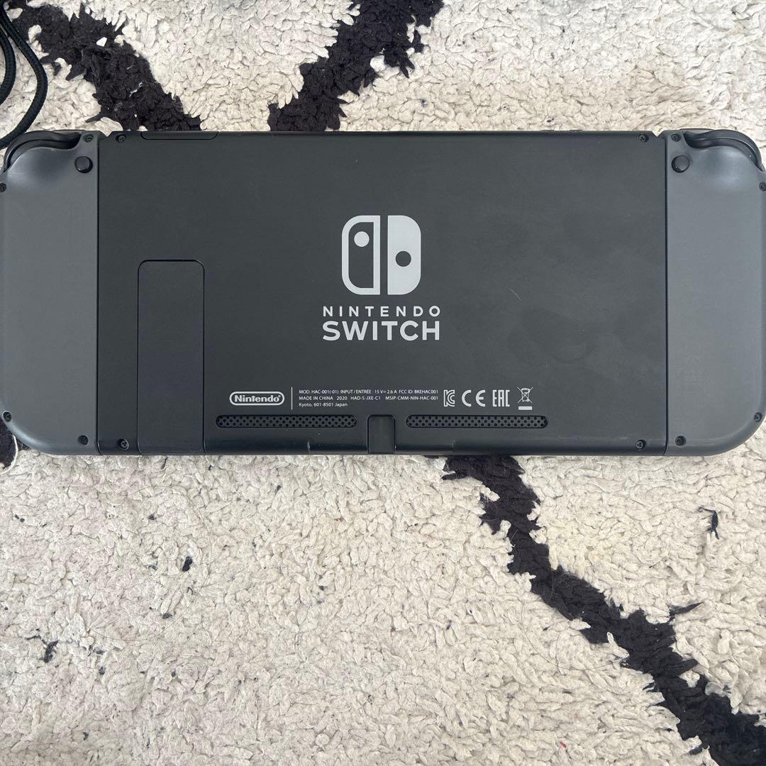 【メルカリ便】Nintendo Switch 本体 Joy-Con付き