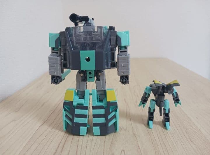 トランスフォーマー シャッタードグラス サイドスワイプ