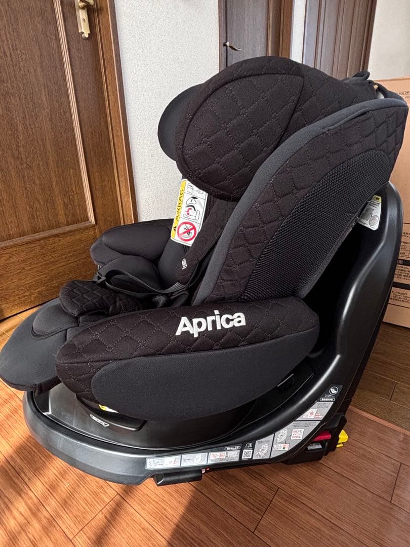 Aprica ISOFIX 新生児　回転式チャイルドシート フラディア グロウ