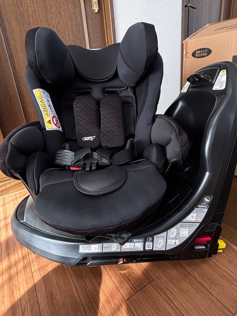 Aprica ISOFIX 新生児　回転式チャイルドシート フラディア グロウ