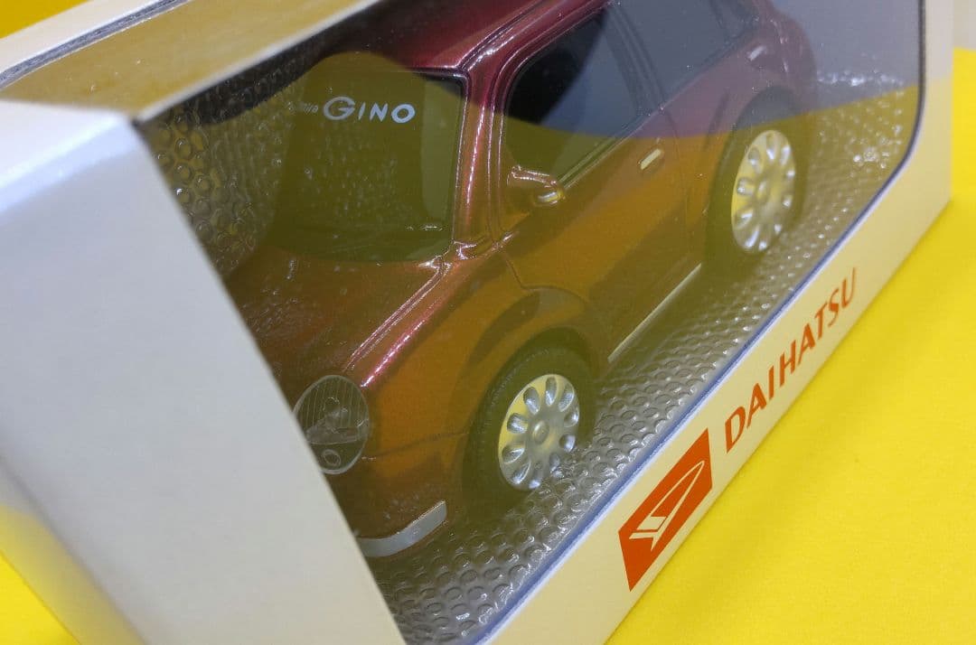 ダイハツ　ミラジーノ　赤　プルバックカー　？？