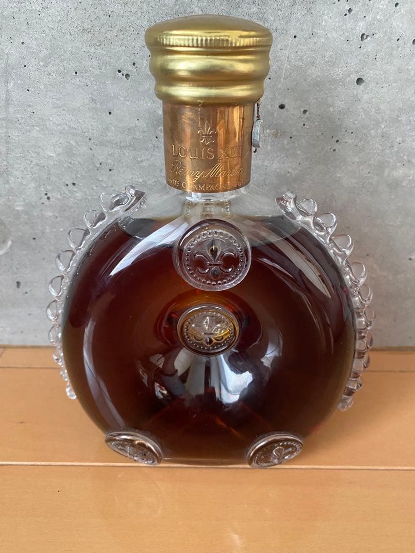 レミーマルタン ルイ13世バカラ 金キャップ 四角形箱 700ml 中古 未開栓