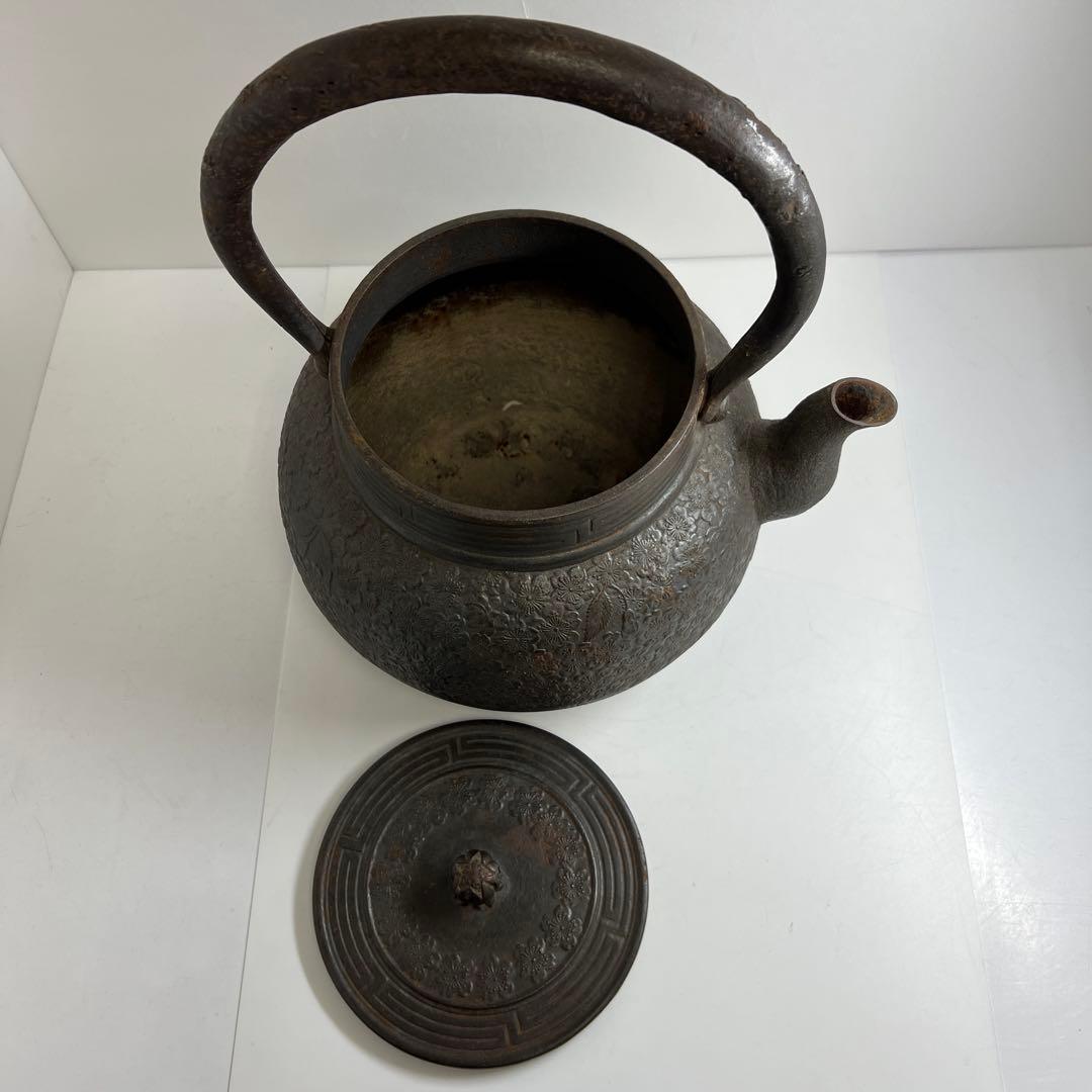 南部鴻栄堂造　桜尽鉄瓶　4833g 高さ35㎝　東な7-1213①