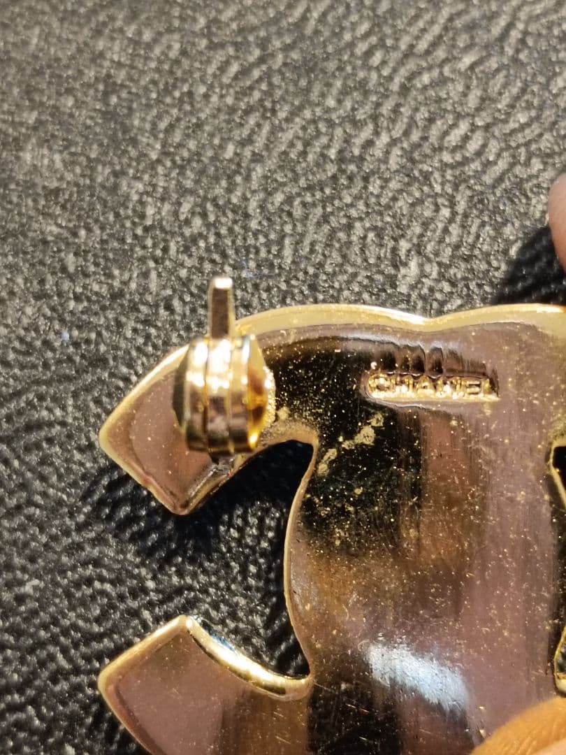 シャネル　ピンブローチ　サイズ　小　ゴールド　付属品なし　刻印あり