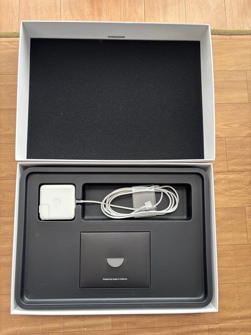 MacBook Air 13インチ Mid 2012 /最新OS Sequoia