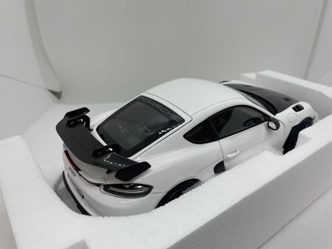 304-052 ノレブ 1/18 ポルシェ Cayman GT4 RS 2023