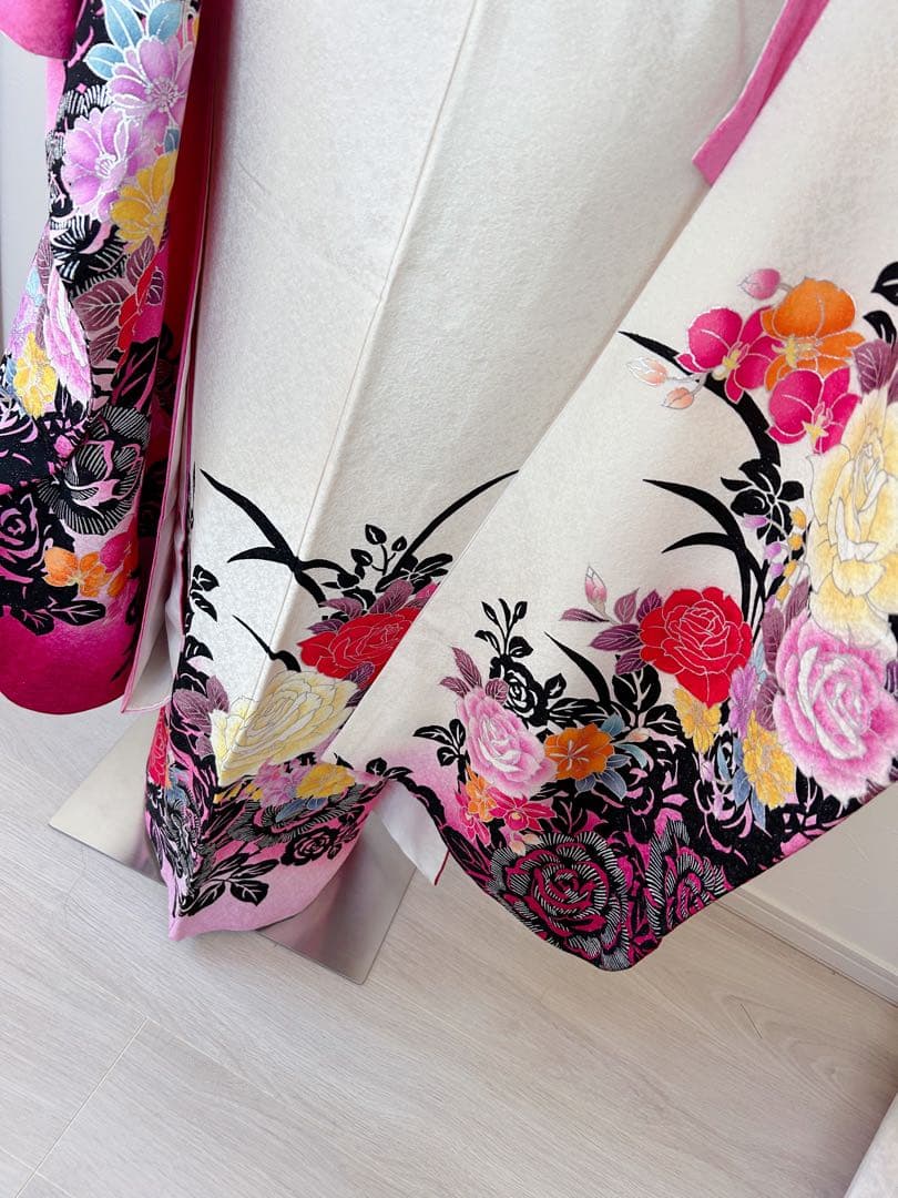 美品　正絹振袖フルセット　豪華　銀彩　銀通し薔薇ピンク花柄