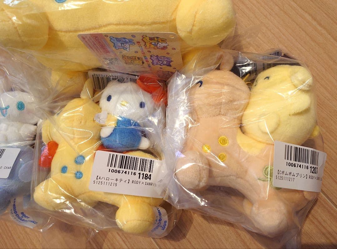 【ロディ×サンリオ】ハローキティ（大小）、ポムポムプリン、シナモロール4体セット