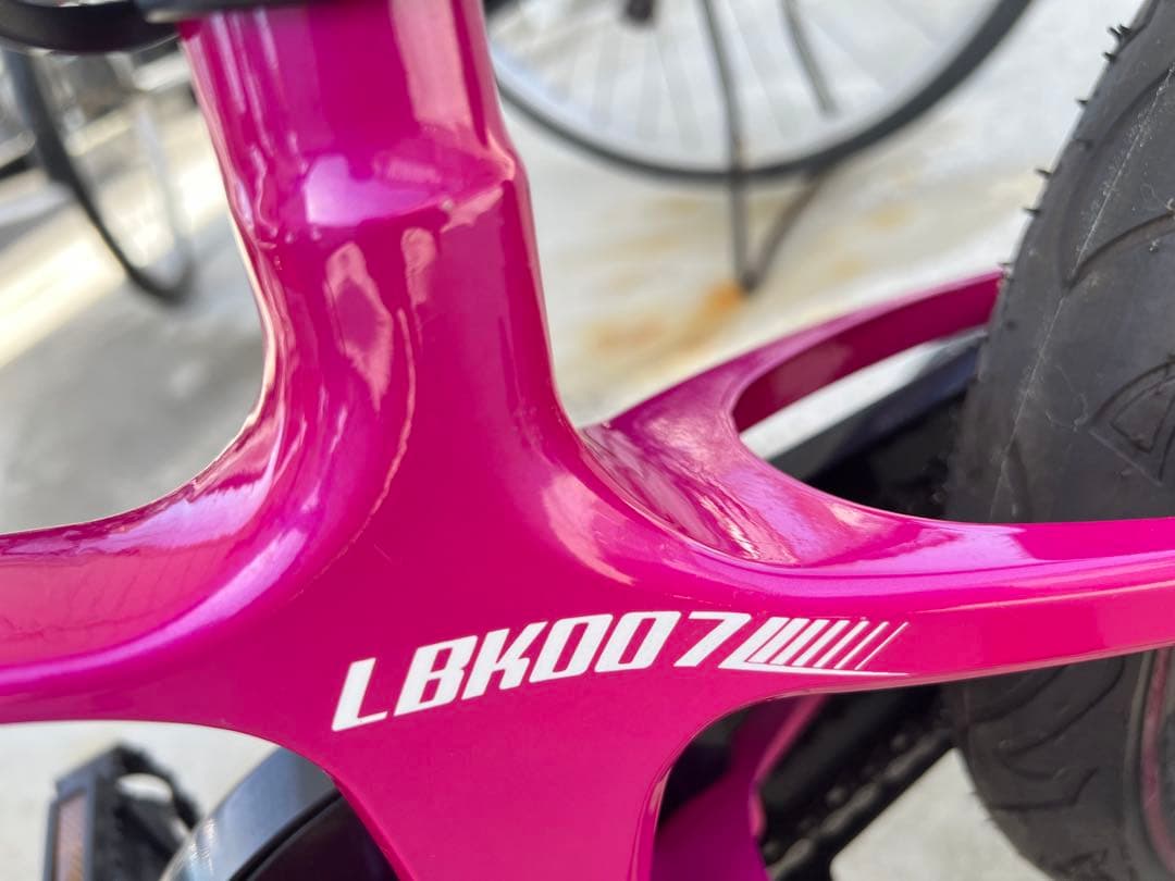 ランボルギーニ　子供自転車　14インチ　ピンク