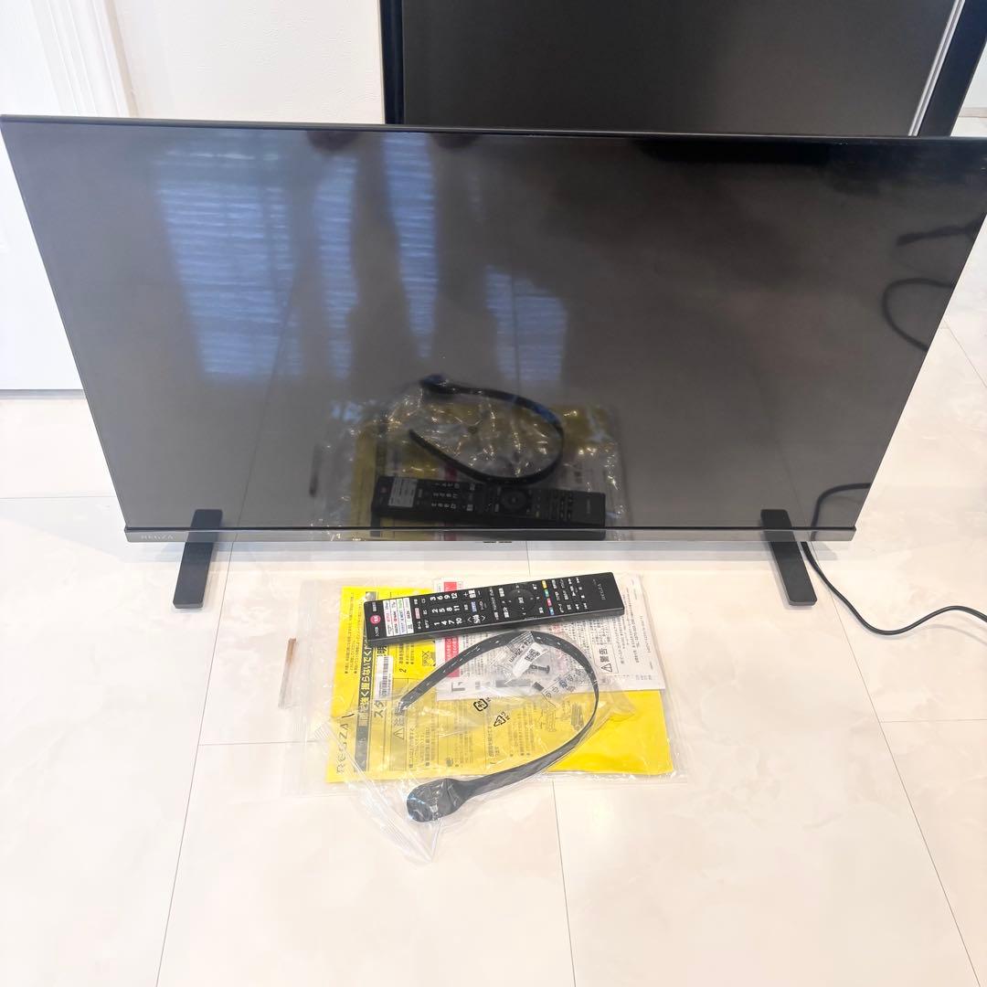テレビ　美品　2025年製　REGZA 送料無料　32V