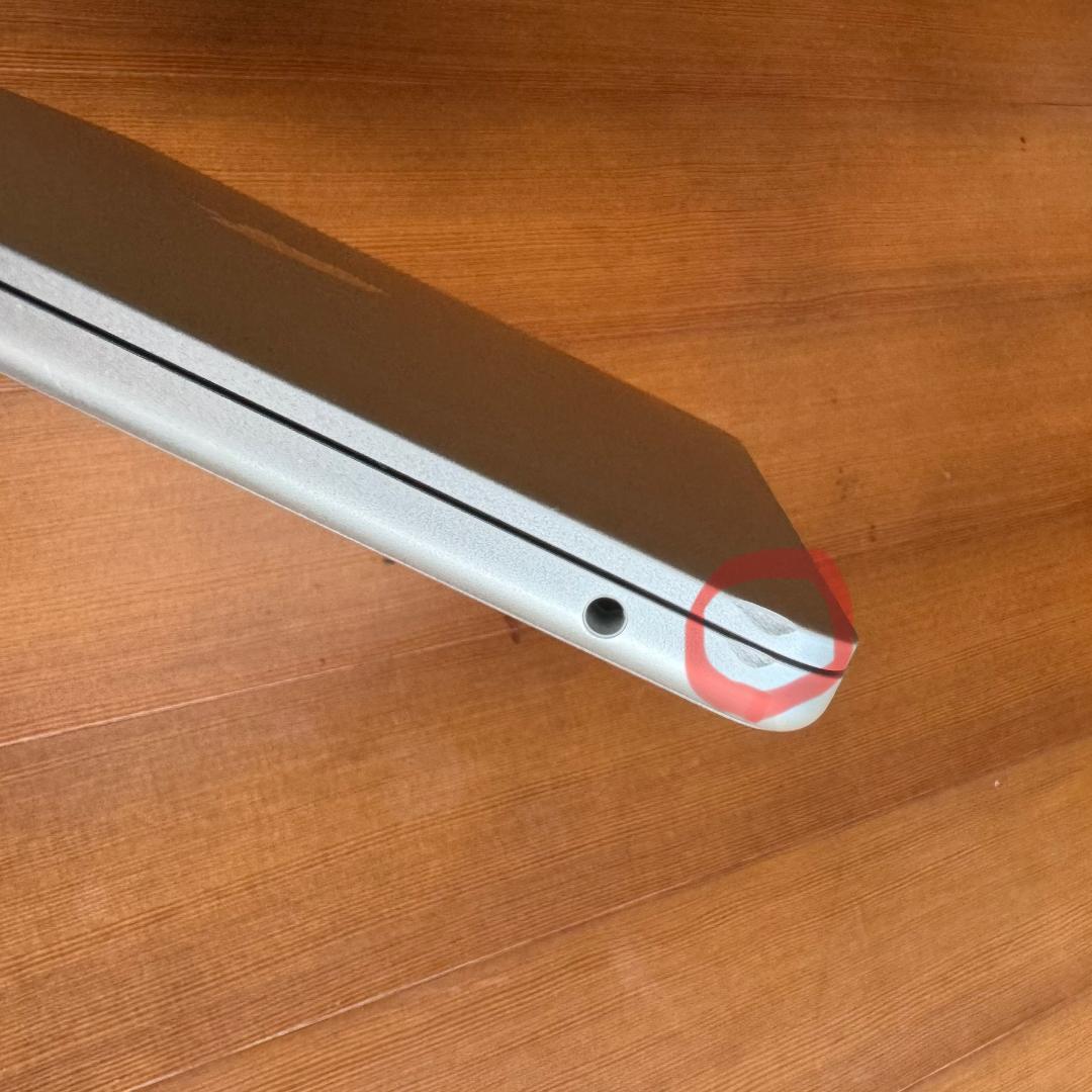 MacBook Air 13' M3 8GB/256GB Majextand付