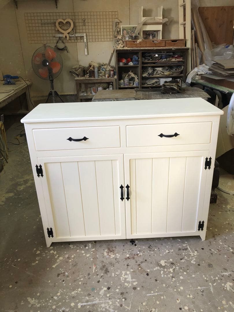 クリームシチューアンティークホワイトキャビネット引き出し付き