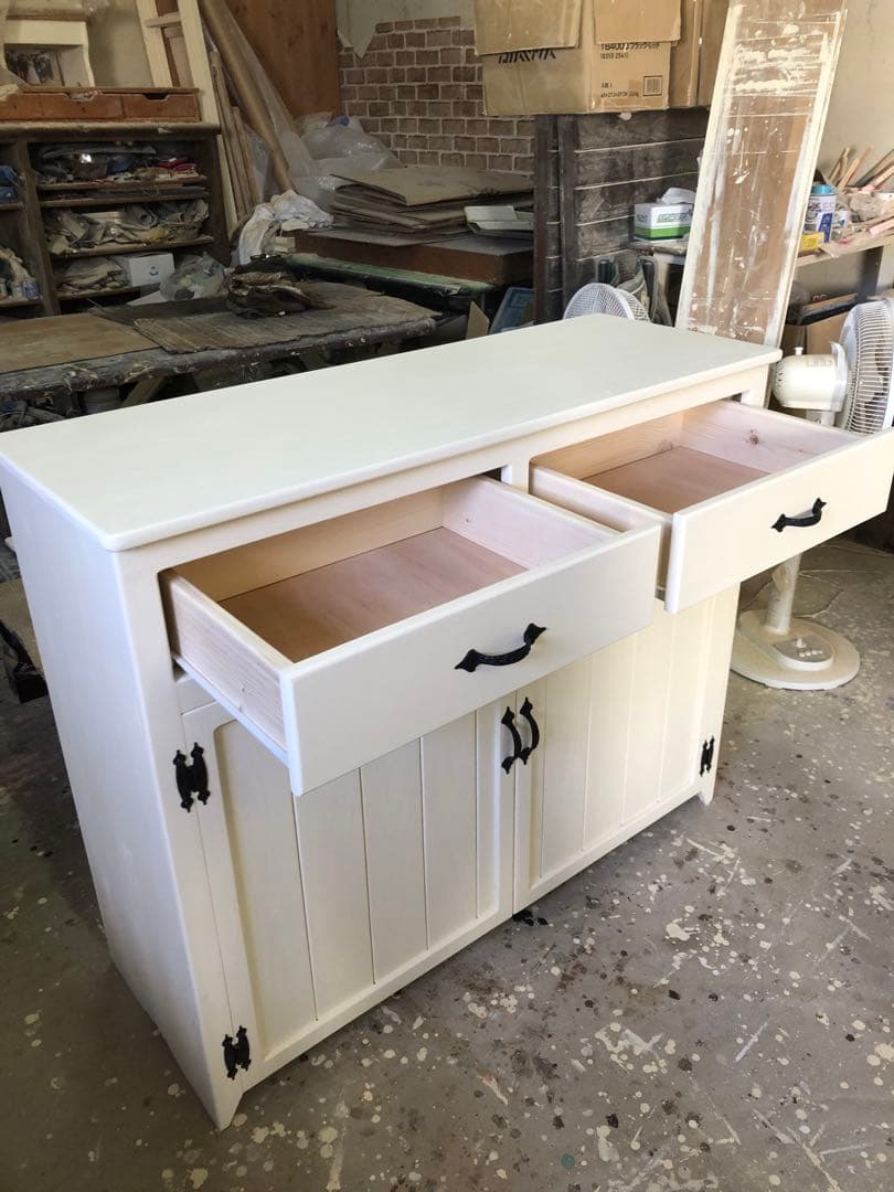 クリームシチューアンティークホワイトキャビネット引き出し付き