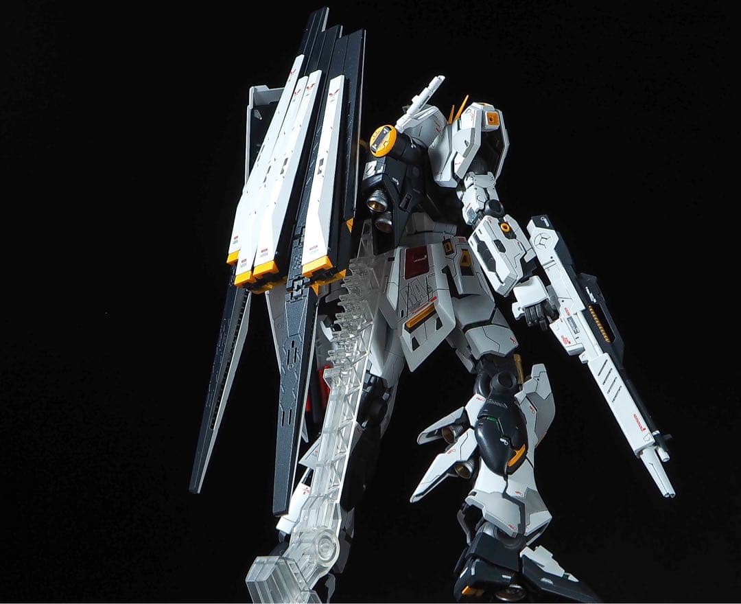 mg νガンダム　ver.ka 全塗装　完成品 筋彫り　マスキング　発光など